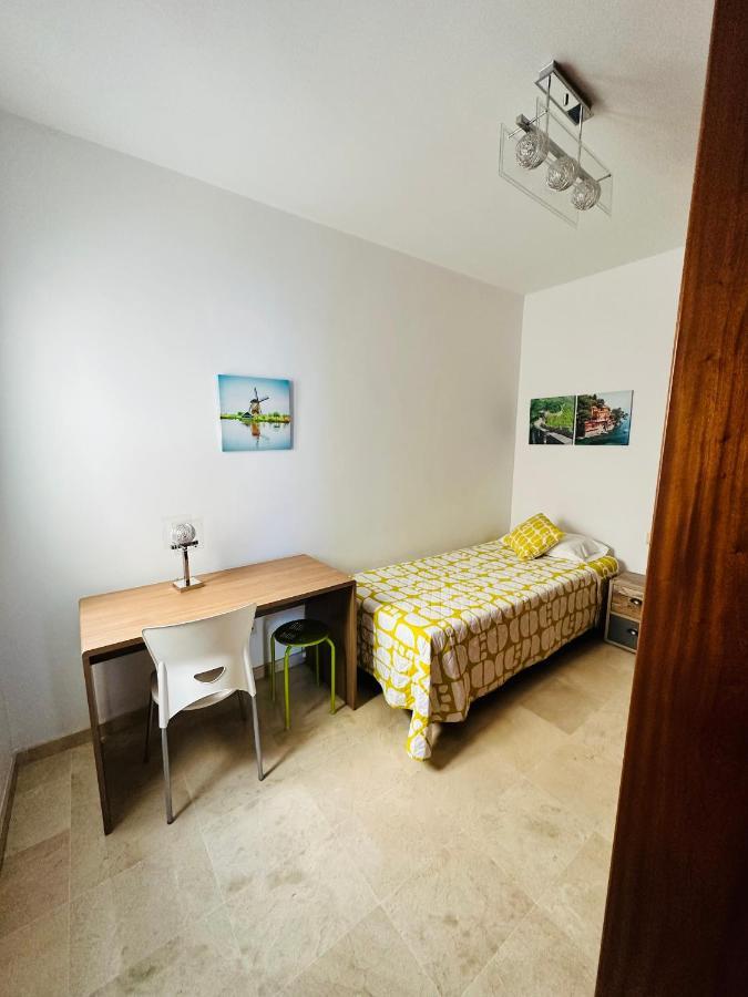 Elena Is A Comfortable And Well Located Flat Лас Палмас де Гран Канария Екстериор снимка
