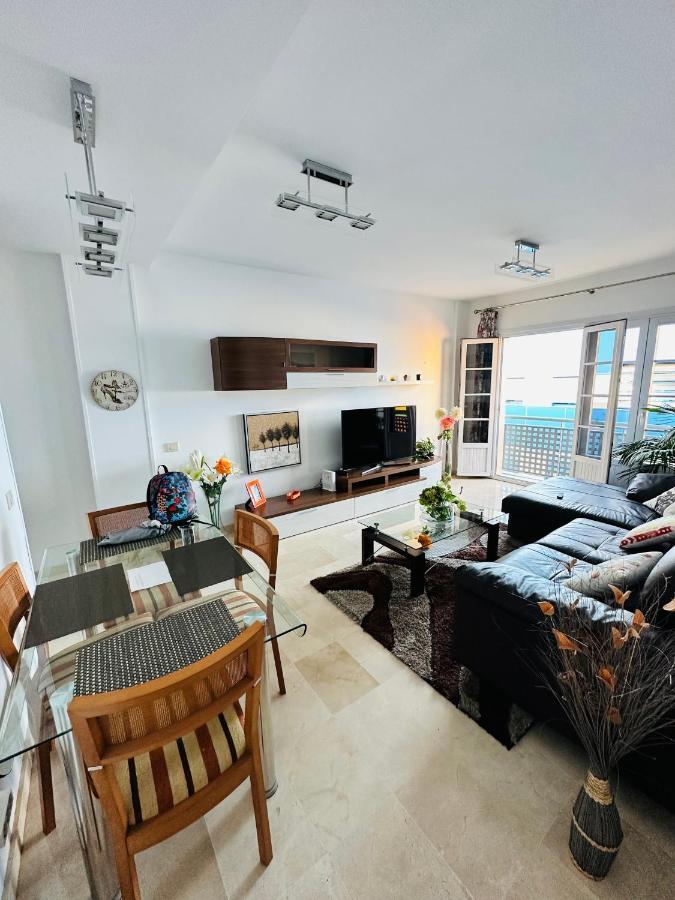 Elena Is A Comfortable And Well Located Flat Лас Палмас де Гран Канария Екстериор снимка